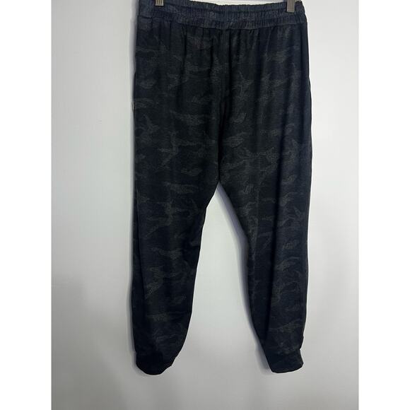 Vuori W Performance Black Camo Jogger Size Small - Picture 6 of 7